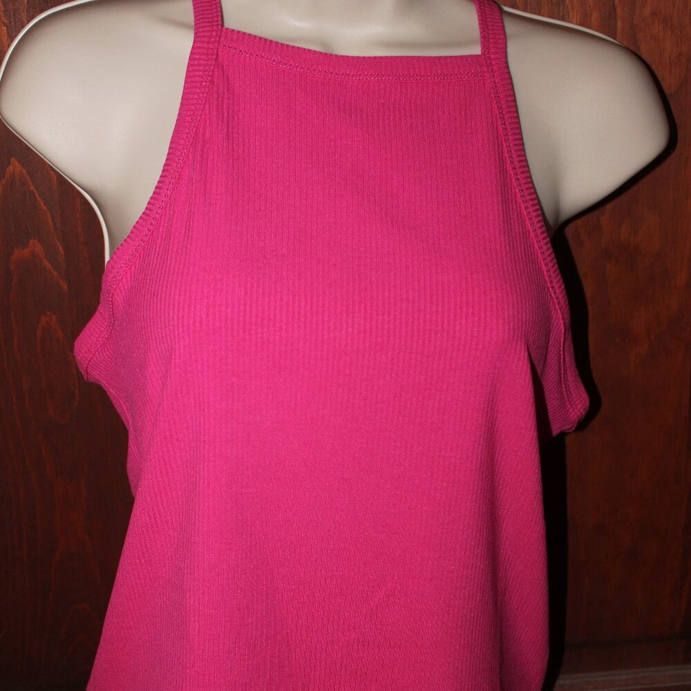 NWT - Cropped "Y" Back Ribbed Tank